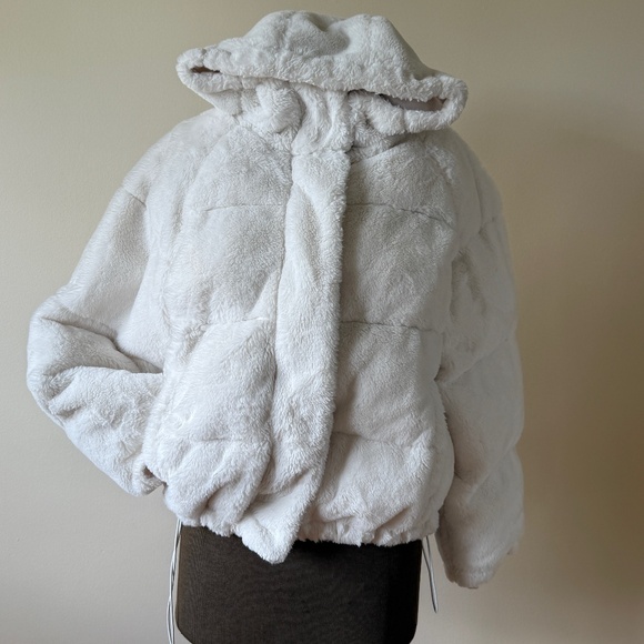 Cozy White Faux Fur Hooded Puffer Jacket - Picture 1 of 11